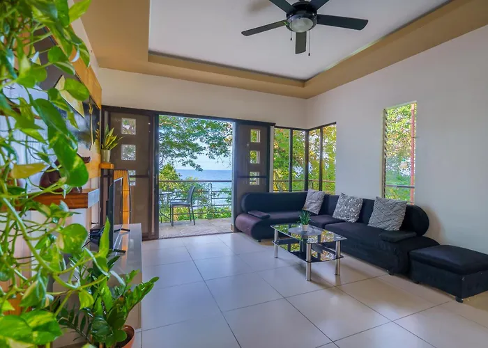 Oceanside 2 Bedroom House, 100Mbps Wifi