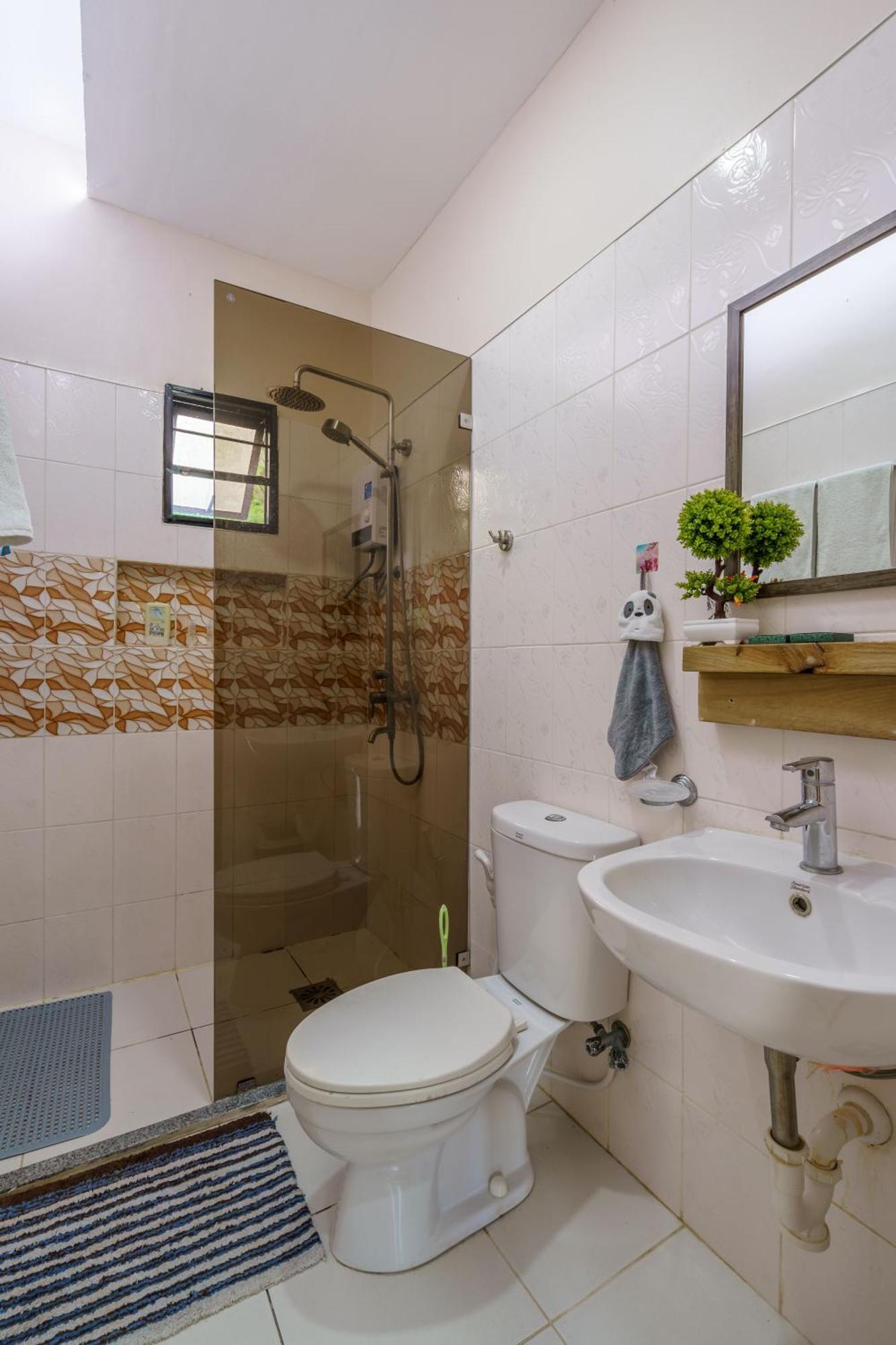 Oceanside 2 Bedroom House, 100mbps Wifi Holiday home