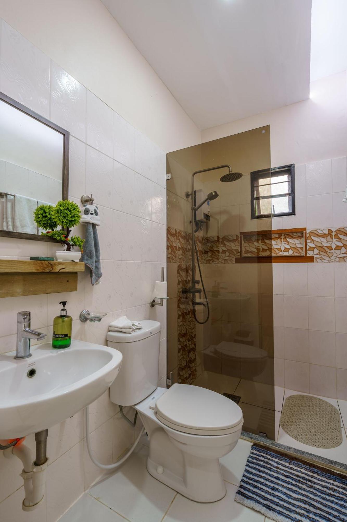 Oceanside 2 Bedroom House, 100mbps Wifi Holiday home *