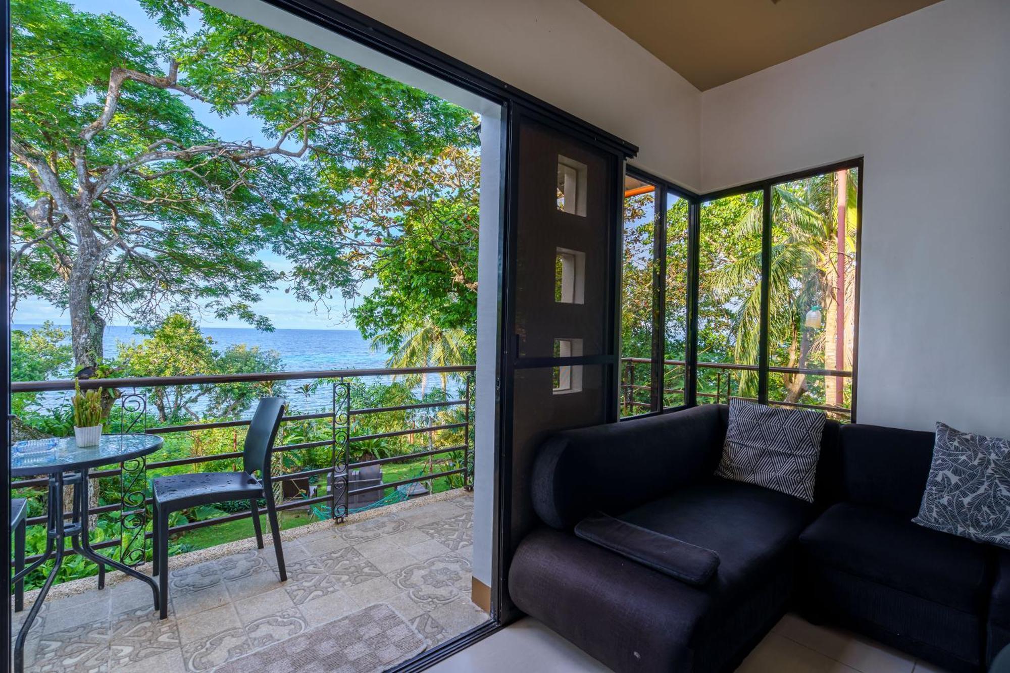 Oceanside 2 Bedroom House, 100mbps Wifi Panglao