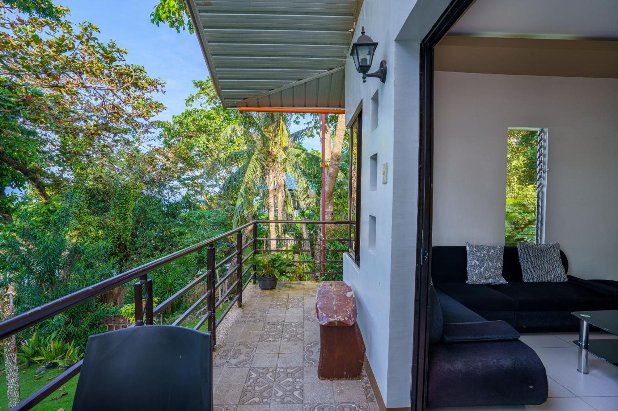 Oceanside 2 Bedroom House, 100mbps Wifi Holiday home