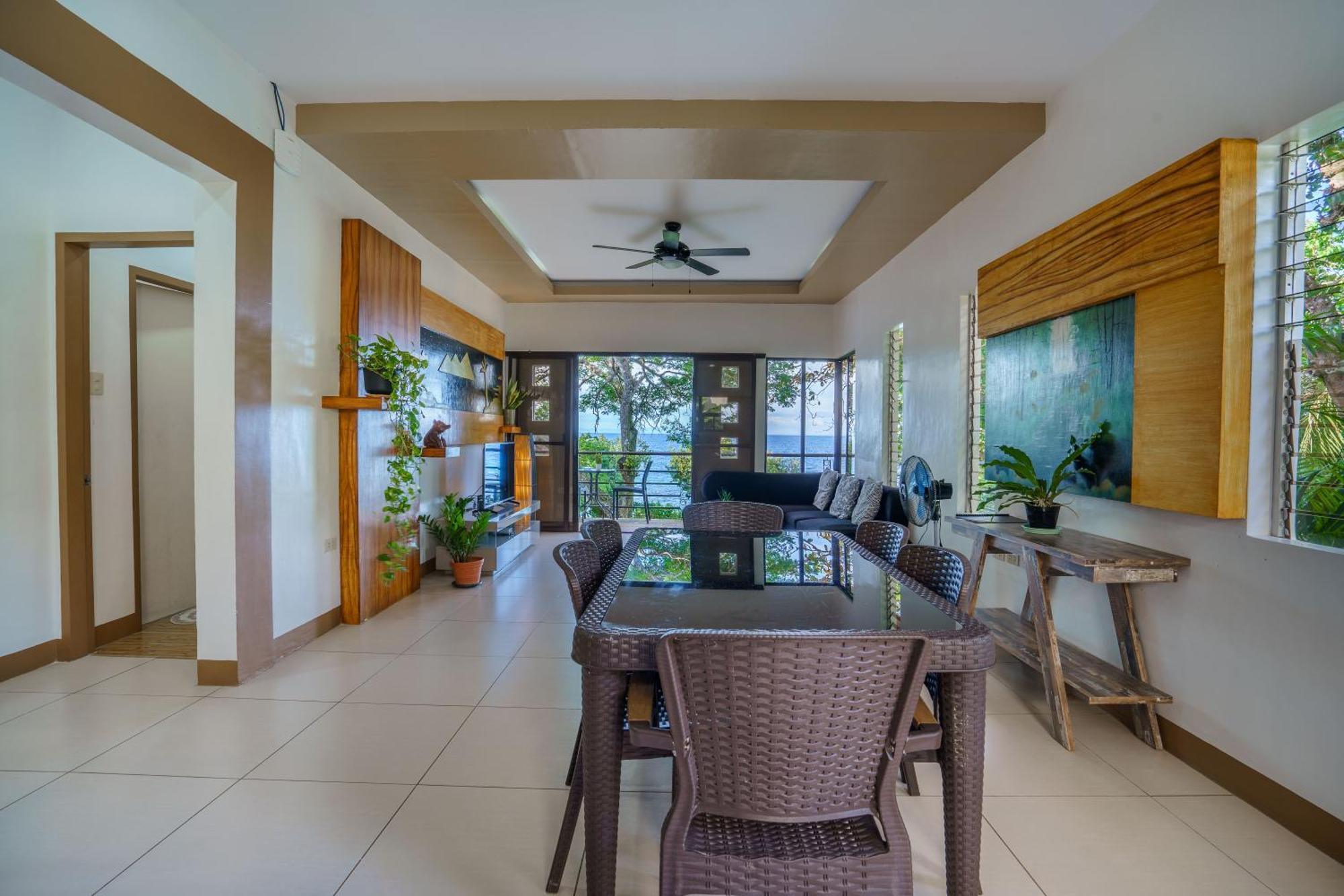 Holiday home Oceanside 2 Bedroom House, 100mbps Wifi Panglao