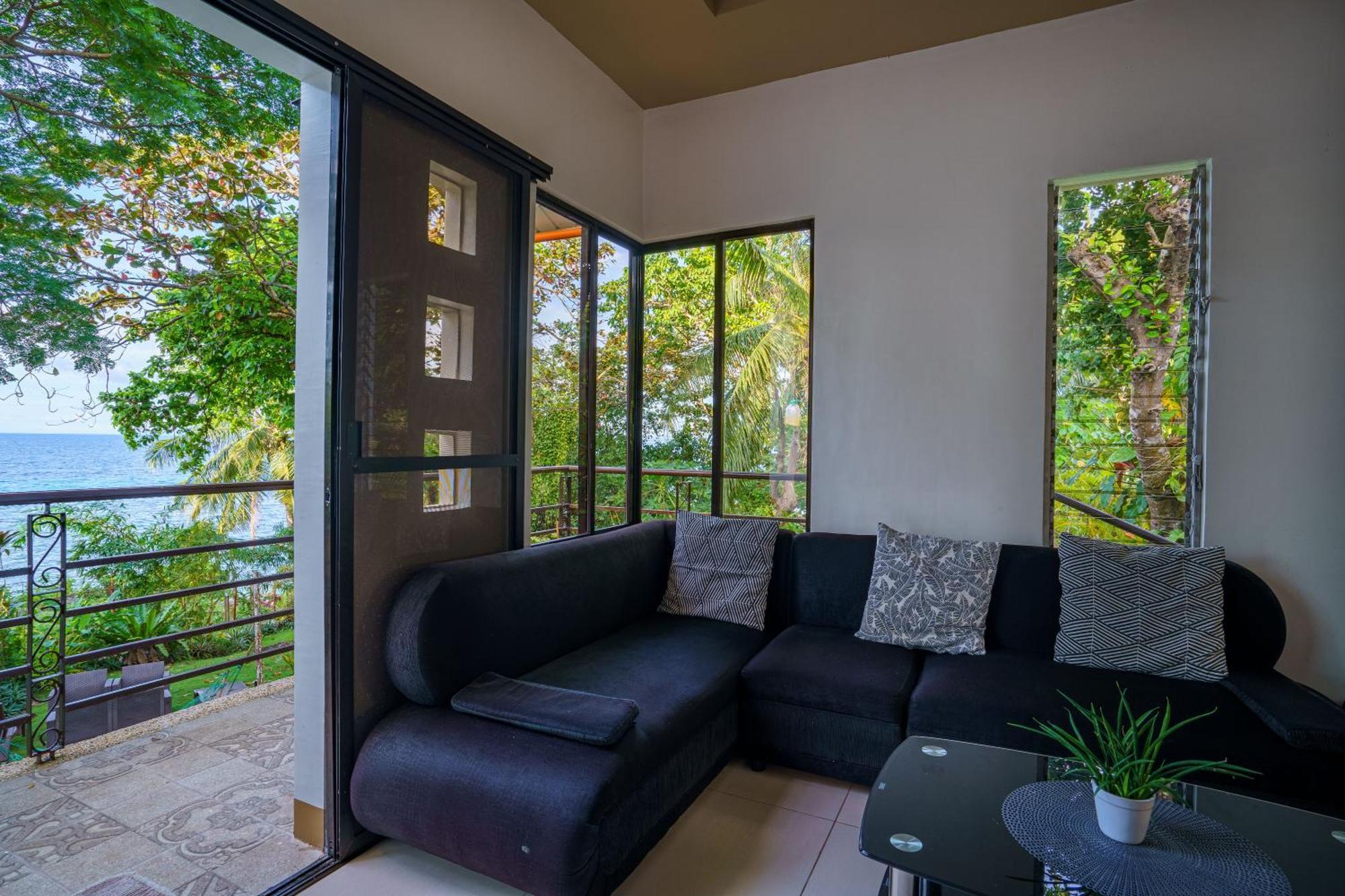 Holiday home Oceanside 2 Bedroom House, 100mbps Wifi Panglao