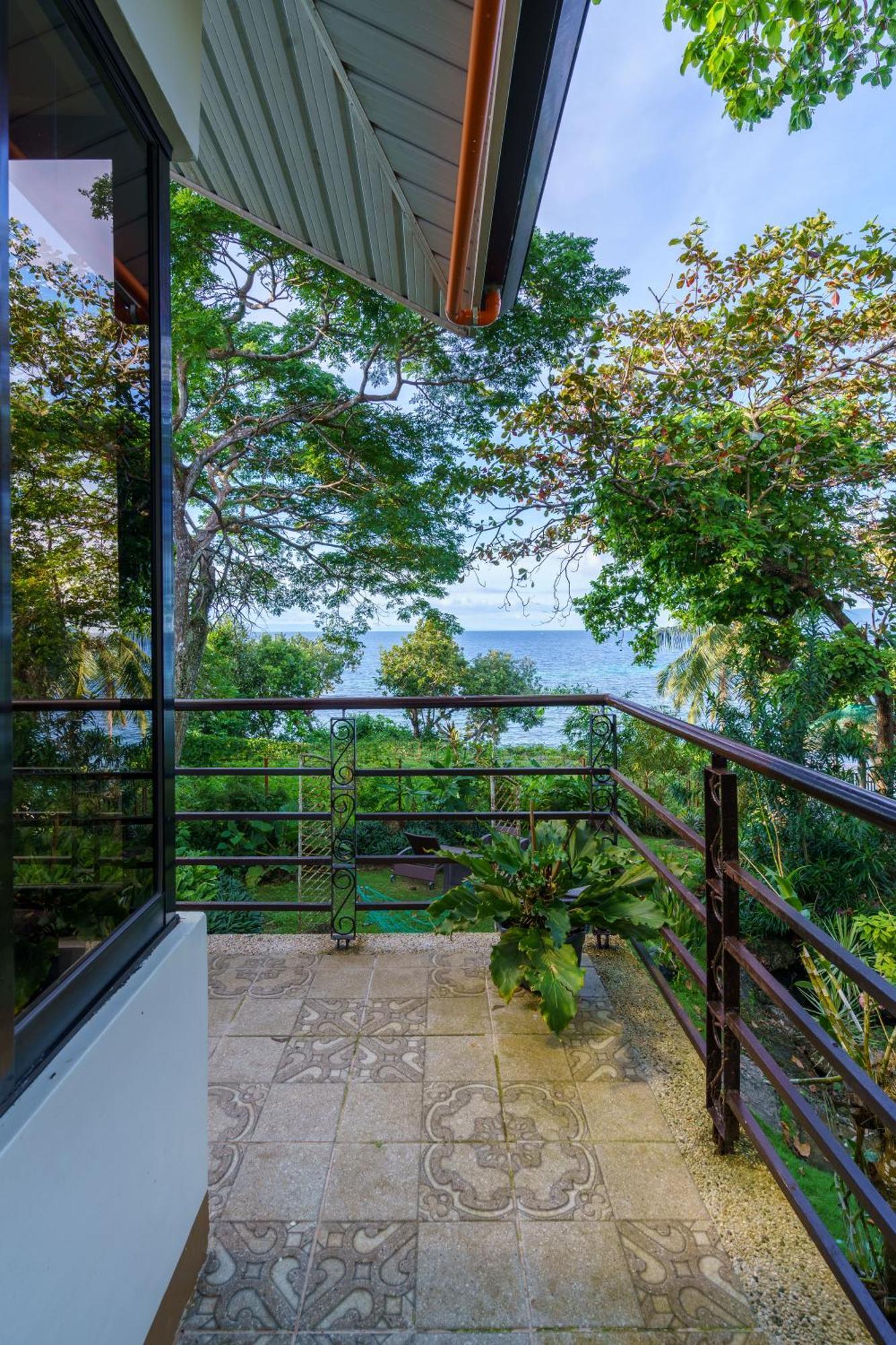 Oceanside 2 Bedroom House, 100mbps Wifi